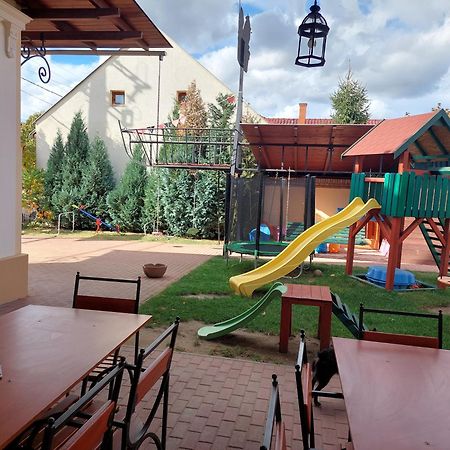 Gyulai Mesehaz Apartman Zewnętrze zdjęcie