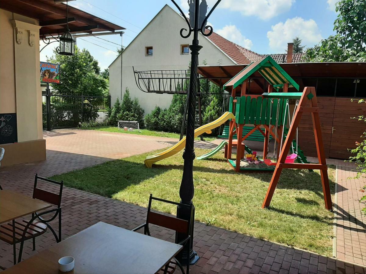 Gyulai Mesehaz Apartman Zewnętrze zdjęcie