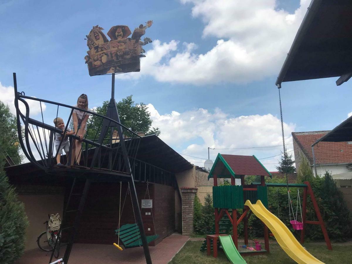Gyulai Mesehaz Apartman Zewnętrze zdjęcie